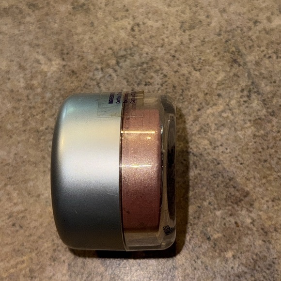 Wet n Wild Ultimate Minerals Loose Blush 166 rose shimmer - Picture 4 of 4